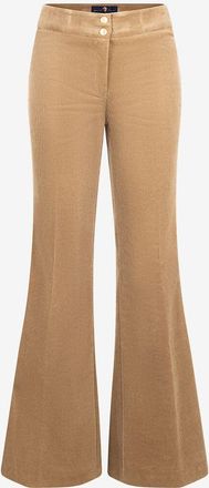 Pamela Henson Cordhose mit ausgestelltem Bein Danielle