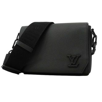 Louis Vuitton Noir Shoulder Bag (Pre-Owned)