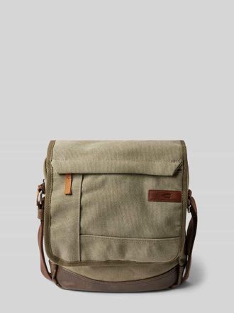 Camel Active Umhängetasche mit Label-Patch Modell AIR FLAP in Khaki, Größe 1