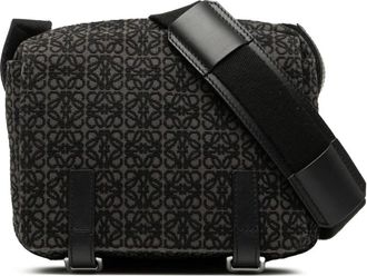 Loewe Pre-owned Cross Body Bags, female, Black, Size: ONE SIZE Pre-owned Textured Crossbody Bag