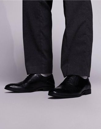 schuh Row - Scarpe Derby in pelle nere con lacci e dettagli brogue-Nero