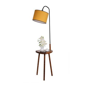 Wonderlamp L&aacute;mpara de pie con mesa de madera y pantalla de tela mostaza