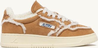 Autry MEDALIST MUTTON SNEAKERS IN COGNAC SUEDE AND IVORY SHEARLING