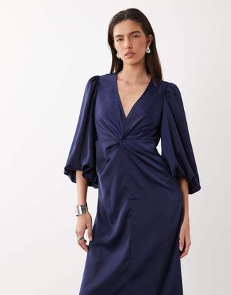 Vero Moda Vestito midi in raso blu navy scuro con maniche voluminose e nodo sul davanti