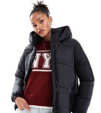 Vero Moda Tall puffer jacket in black