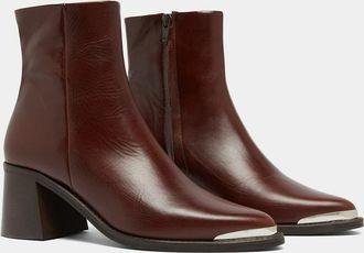 Jonak Spitse leren bottines, Delo