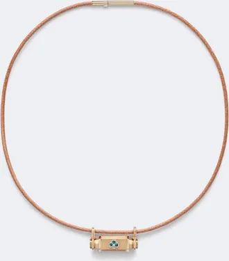 Marie Lichtenberg Collar Clover Smash de oro de 18 ct y piel con esmeraldas