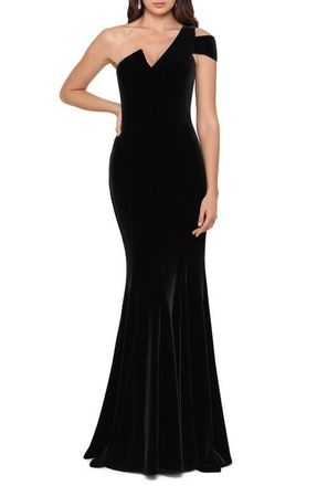 Betsy & Adam One-Shoulder Velvet Mermaid Gown in Black at Nordstrom, Size 10