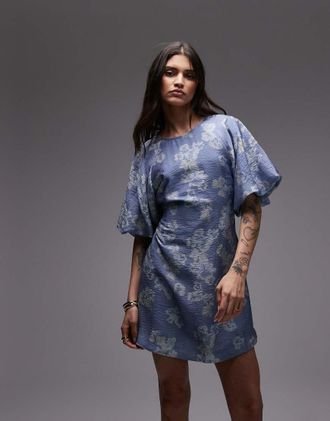 & Other Stories Vestito corto blu a fiori con maniche a sbuffo e cintura allacciata sul retro