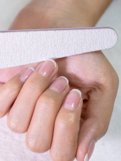 Mit diesen einfachen Tricks polierst du deine Nägel auf Hochglanz!