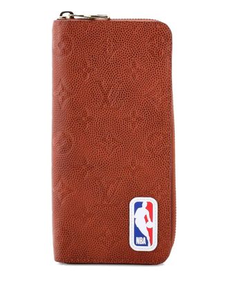 Louis Vuitton LV x NBA Zippy Wallet Monogram Embossed Leather Vertical small wallets - Bruin