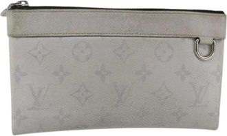Louis Vuitton Pre-owned Clutches, female, Gray, Size: ONE SIZE Pre-owned Vintage Leather Clutch