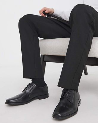 Clarks Howard Cap Wide Fit Shoes - Black