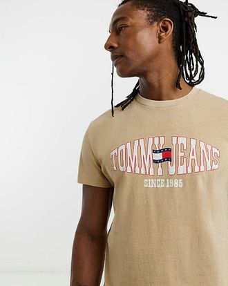 Tommy Jeans Waving Flag T-Shirt