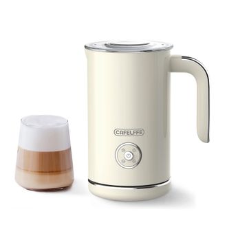 Infinite Espumador De Leche El&eacute;ctrico 4 En 1 Con Tapa De Doble Protecci&oacute;n Contra Quemaduras, Sistema Desechable Y C&aacute;mara De Calentamiento Autom&aacute;tica