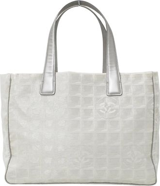 Chanel Silver Nylon Shoulder Bag Tote Bag (Pre-Owned)