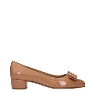 Ferragamo Vara Dekollet&eacute; Damens Lackleder Beige/Rouge