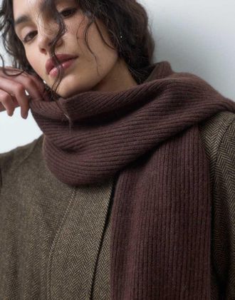& Other Stories sciarpa in maglia di lana premium marrone scuro