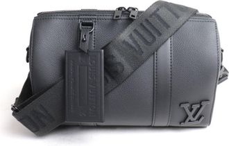 Louis Vuitton Black Leather Shoulder Bag (Pre-Owned)