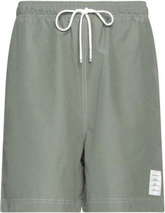 Thom Browne BOTTOMWEAR - Shorts & Bermuda Shorts sur YOOX.COM