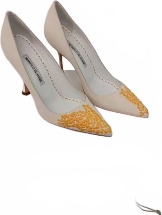 Manolo Blahnik Womens Embroidered Pumps In White & Gold