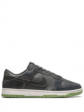 Nike Mens Dunk Low Sneakers In Halloween 2022