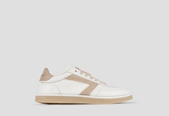 Alexander Smith Thames Woman in white leather and pink logo