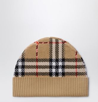 Burberry Sand-colored beanie with Check pattern