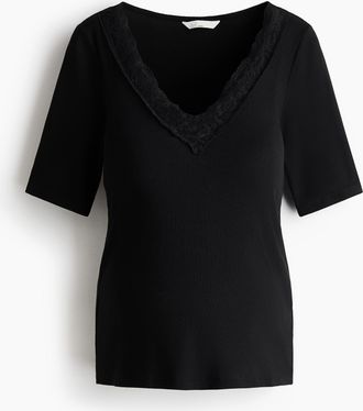 H&M MAMA Geripptes Shirt mit V-Ausschnitt - Schwarz