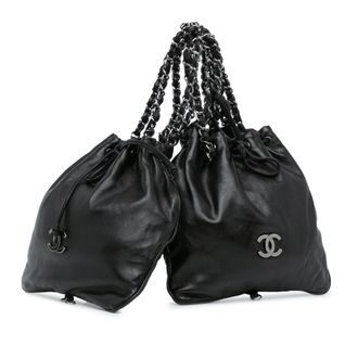 Chanel Leren Emmerhandtas met Ketting Strap