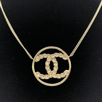 Chanel Gold Tone CC Circle Pendant Womens Necklace (Pre-Owned)