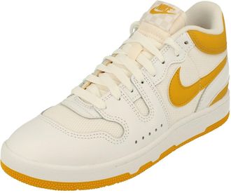 Nike Attack Qs Sp Gele Details Witte Sneakers