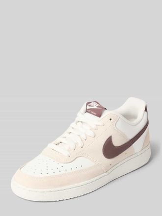 Nike Sneaker mit Logo-Patch in Beige, Gr&ouml;&szlig;e 37,5