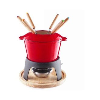 Lacor Set Fondue De Hierro Fundido Esmaltado, Soporte De Hierro Con Base De Madera, 6 Tenedores, Rojo - Lacor
