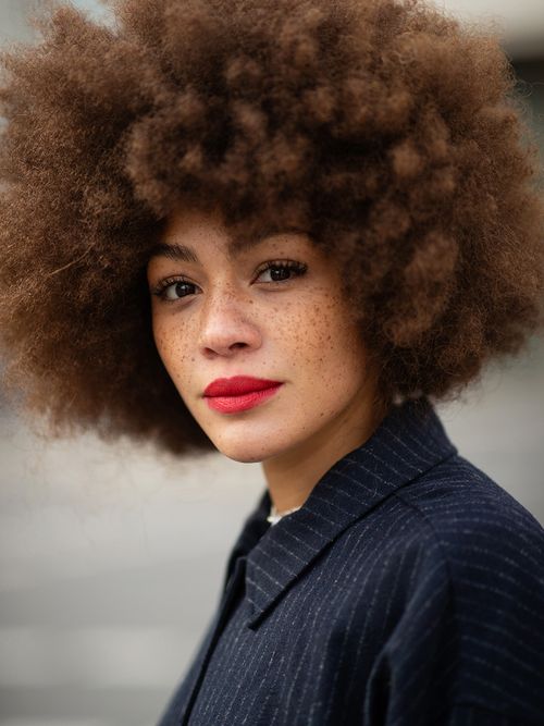 So schminkst du Sommersprossen richtig