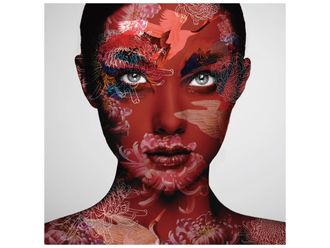 Schubiger M&ouml;bel Digitaldruck auf Glas Frau in Rot mit Chinesischem Muster