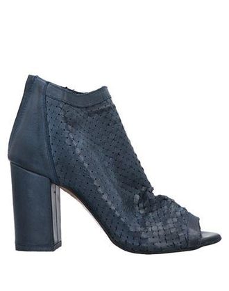 Noa. A Ankle boots