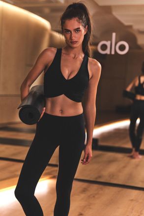 Alo | Airbrush Low-Rise Legging in Black, Size: Medium
