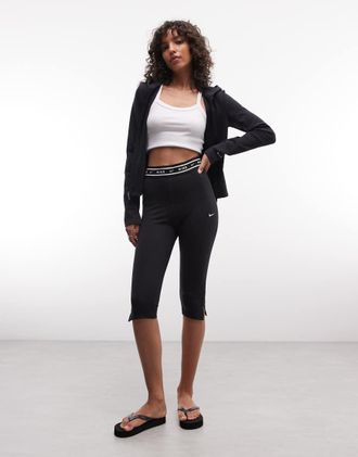 Nike Chill - Pantaloni capri neri in jersey-Nero