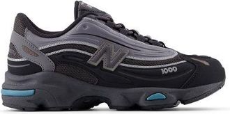 New Balance Ni&ntilde;os 1000 Bungee Lace en Negro/Gris, Talla 32.5