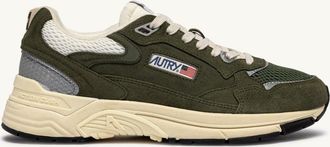 Autry HYPERWAY SNEAKERS IN MARSHMALLOW AND SAGE SUEDE AND MESH