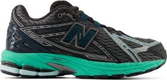 New Balance Kids 1906 Lace in Black/Green Synthetic, size 3.5