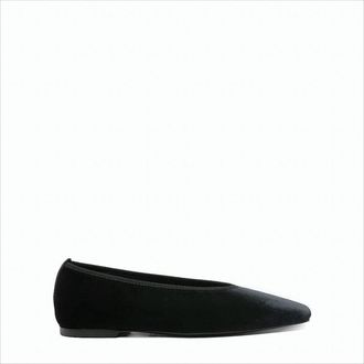 Toteme Minimalist Black Leather Flat Shoes With Pointed Toe