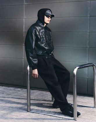 Bershka Giacca in pelle sintetica nera-Nero