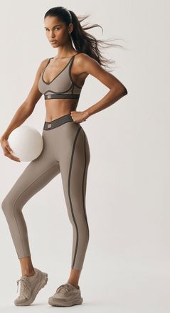 Alo | Airlift High-Waist 7/8 Line Up Legging in Gravel, Size: Medium
