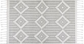 Beliani Alfombra Blanco Gris 140 X 200 Cm Material Sint&eacute;tico Hecho A Mano Borlas Tabiat