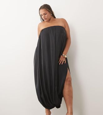 Asos Curve ASOS DESIGN Curve - Vestito lungo a fascia blu navy in raso a bolle