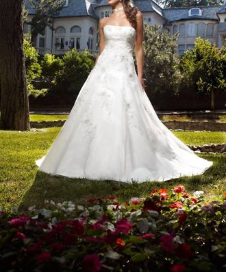 Casablanca Exotic Escape Gown In Ivory / Silver