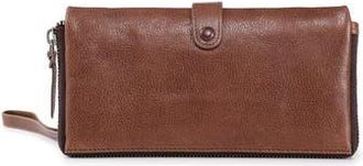 OLD TREND Snapper Clutch in Tan at Nordstrom Rack