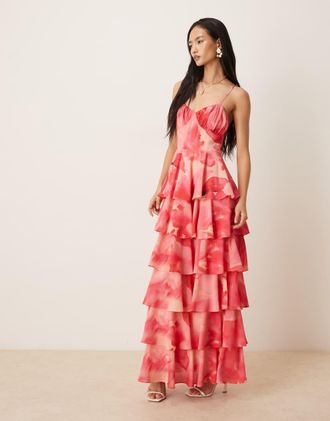 Pretty Lavish Madison - Vestito lungo arricciato sul busto con gonna a balze rosso e rosa a fiori